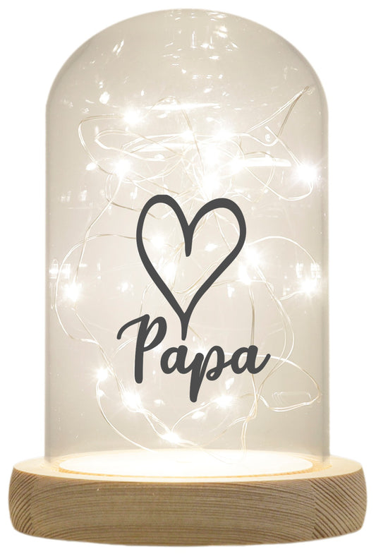LED-Glaskuppel, Papa Herz, 16,5x11cm, Glasglocke mit LED-Licht und Holz-Fuß LED-Laterne LED-Lampe mit Text Spruch