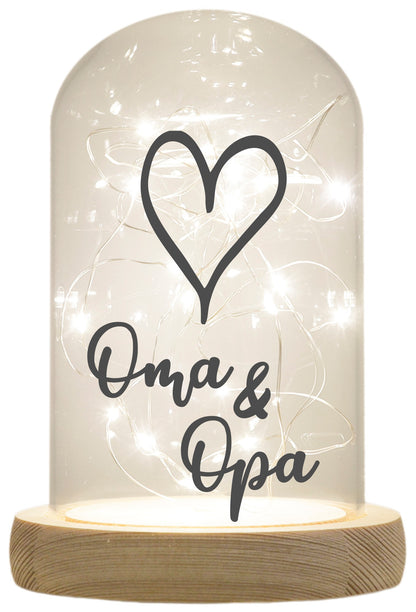 LED-Glaskuppel, Oma & Opa Herz, 16,5x11cm, Glasglocke mit LED-Licht und Holz-Fuß LED-Laterne LED-Lampe mit Text Spruch