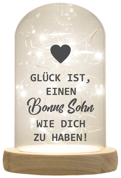 LED-Glaskuppel, Glück ist einen Bonus-Sohn wie dich zu haben, 16,5x11cm, Glasglocke mit LED-Licht und Holz-Fuß LED-Laterne LED-Lampe mit Text Spruch