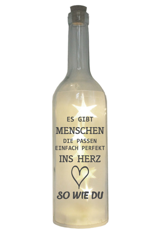 LED-Flasche mit Motiv, Es gibt Menschen die passen ins Herz so wie Du, grau, 29cm, Flaschen-Licht Glitzer-Flasche Leuchtflasche Lampe mit Text Spruch