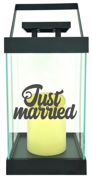 Edle Glas-Laterne mit LED-Kerze, Just married Hochzeit, Timer, 35cm hoch mit Bügel, 24,5x13x13cm, Batterie LED-Licht LED-Laterne LED-Lampe mit Text Spruch